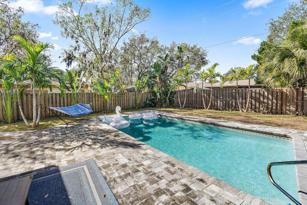 Villa Florida Getaway With Backyard Pool Oasis à Sarasota Extérieur photo